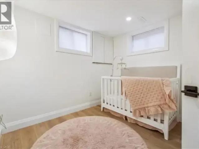 For Rent 2 Bedroom House Burlington ON DS102883565