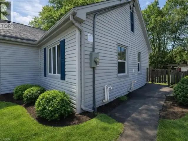 For Rent 2 Bedroom House Kitchener ON DLS99794072