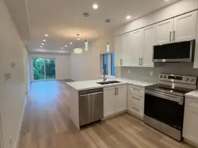 For Rent 2 Bedroom House Kitchener ON DS104224677