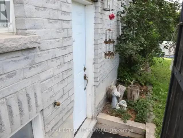 For Rent 2 Bedroom House Innisfil ON DS104036379