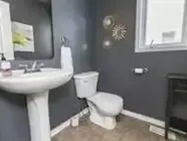 For Rent 2 Bedroom House Ottawa ON DS103215592