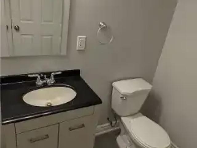 For Rent 2 Bedroom House Milton ON DS102243171