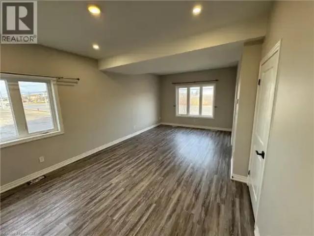 For Rent 2 Bedroom House Niagara Falls ON DS104224695