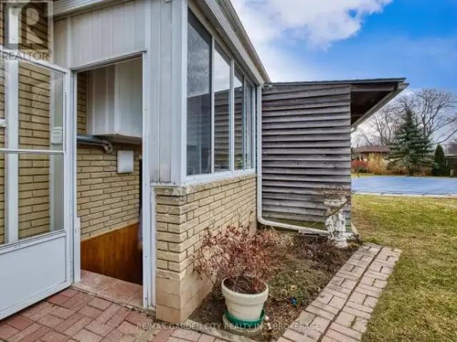 For Rent 2 Bedroom House St. Catharines ON DS103322776