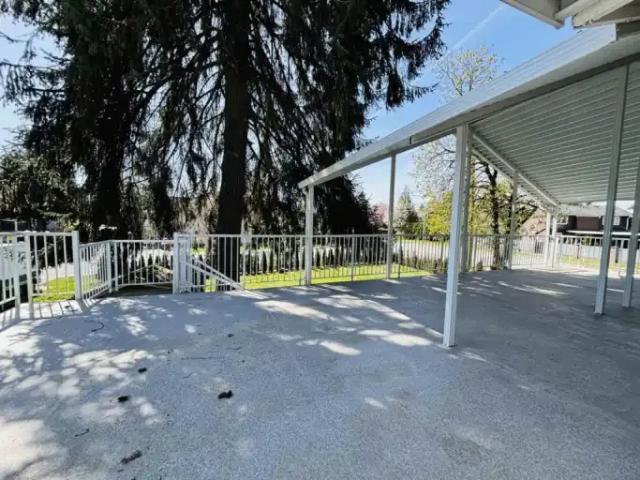 For Rent 2 Bedroom House Surrey BC DLS98956442