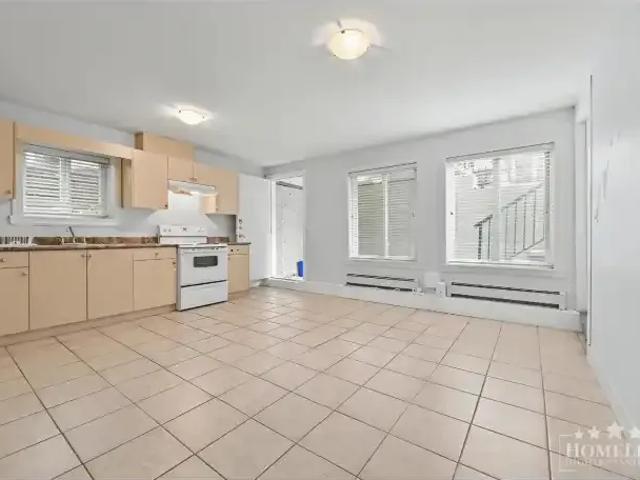 For Rent 2 Bedroom House Surrey BC DS103091722