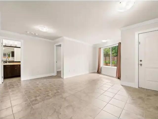 For Rent 2 Bedroom House Surrey BC DS103612003