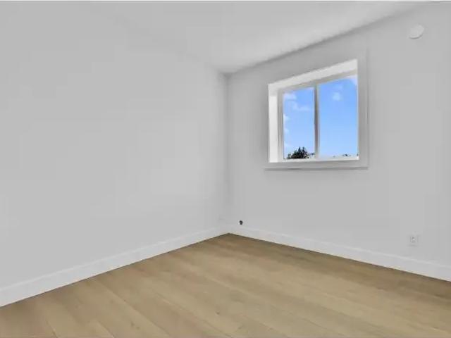 For Rent 2 Bedroom House Surrey BC DS99794669