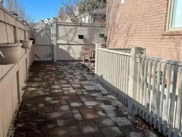 For Rent 2 Bedroom House Richmond Hill ON DLS100901120