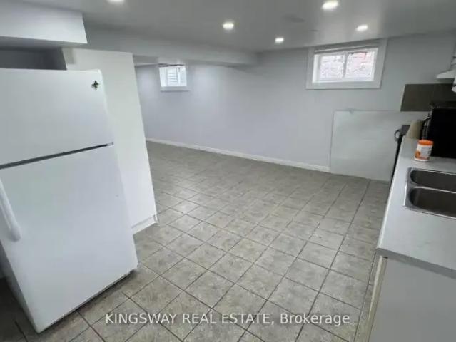 For Rent 2 Bedroom House Richmond Hill ON DS100809768