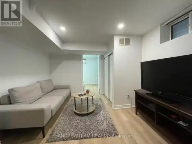 For Rent 2 Bedroom House Richmond Hill ON DS101262097