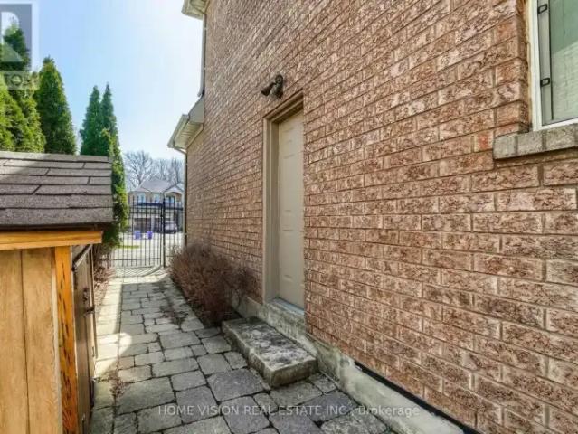 For Rent 2 Bedroom House Richmond Hill ON DS101827909