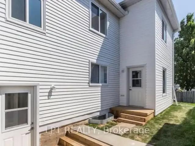 For Rent 2 Bedroom House Waterloo ON DS100444647