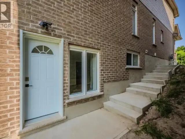 For Rent 2 Bedroom House Waterloo ON DS105378502