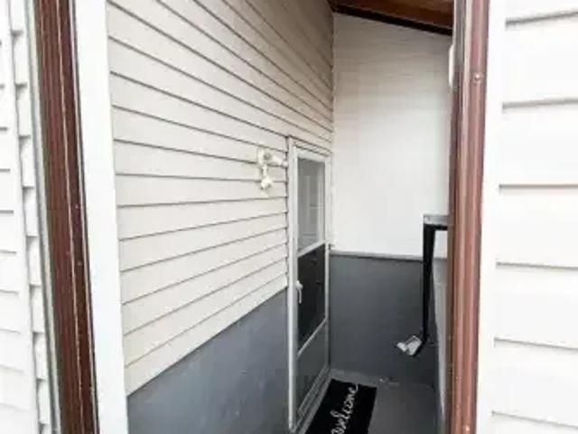 For Rent 2 Bedroom House Welland ON DS104106879