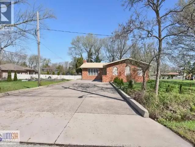 For Rent 2 Bedroom House Windsor ON DLS101878862