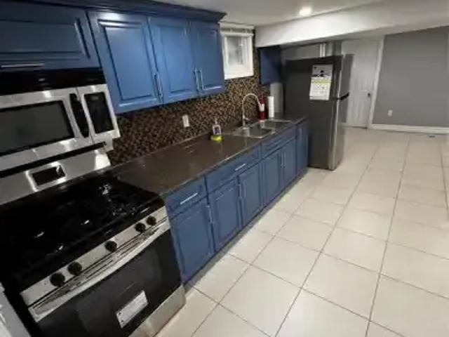 For Rent 2 Bedroom House Windsor ON DLS101878361