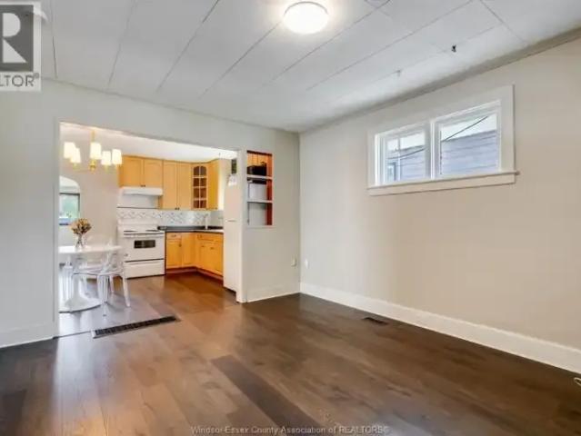 For Rent 2 Bedroom House Windsor ON DLS101879047