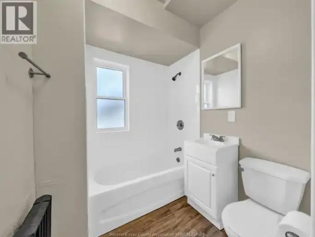 For Rent 2 Bedroom House Windsor ON DLS102578997