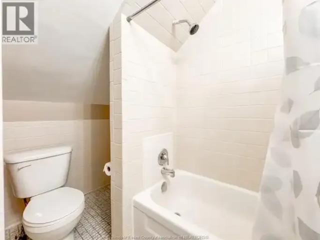 For Rent 2 Bedroom House Windsor ON DLS102204347