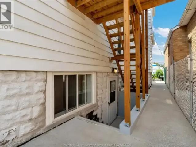 For Rent 2 Bedroom House Windsor ON DLS104941059