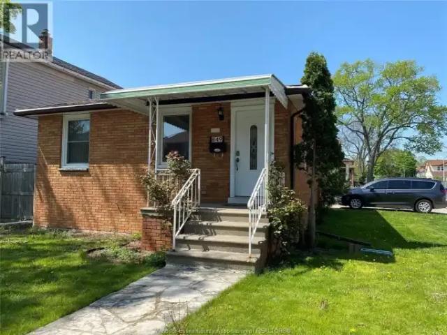 For Rent 2 Bedroom House Windsor ON DS101878256