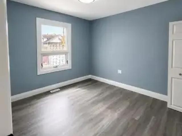 For Rent 2 Bedroom House Windsor ON DS102579004