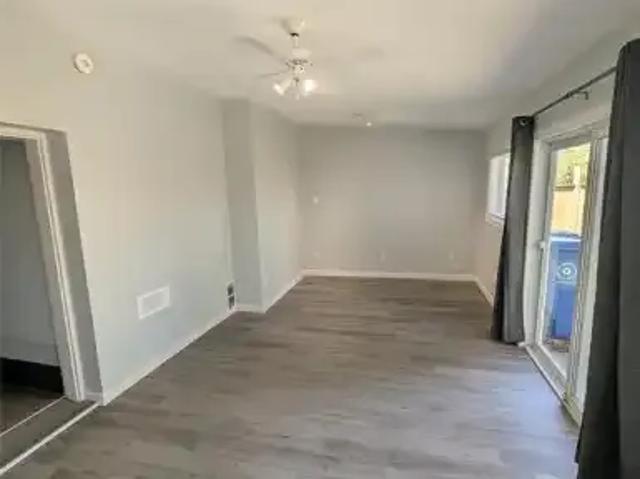 For Rent 2 Bedroom House Windsor ON DS103091774