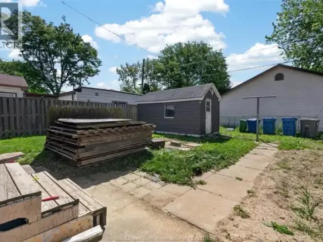 For Rent 2 Bedroom House Windsor ON DS103119175