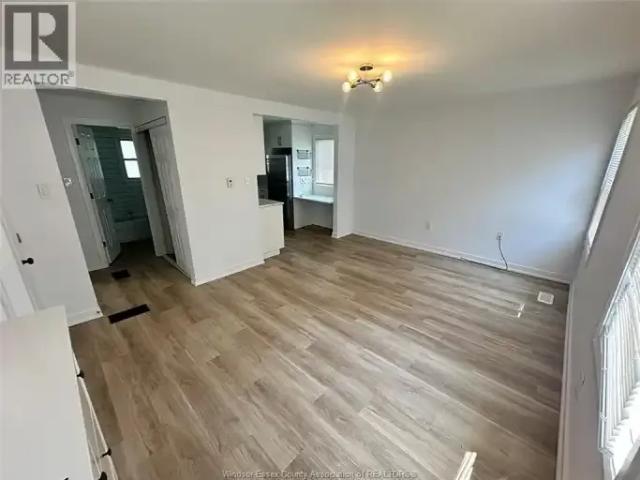 For Rent 2 Bedroom House Windsor ON DS103216017