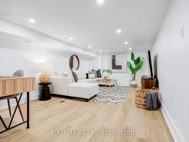 For Rent 2 Bedroom House Toronto ON DS102715391