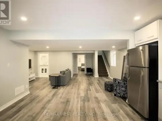 For Rent 2 Bedroom House Vaughan ON DS102339252