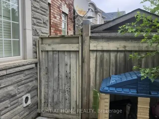 For Rent 2 Bedroom House Vaughan ON DS104535598