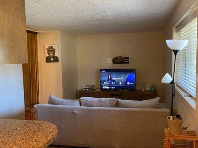 For Rent 2 Bedroom Shared Living/roommate Calgary AB DS97414082