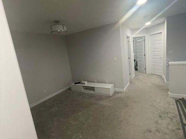 For Rent 2 Bedroom Shared Living/roommate Edmonton AB DS96648706