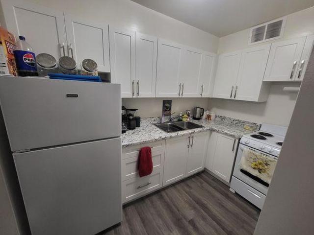 For Rent 2 Bedroom Shared Living/roommate Hamilton ON DS96644742