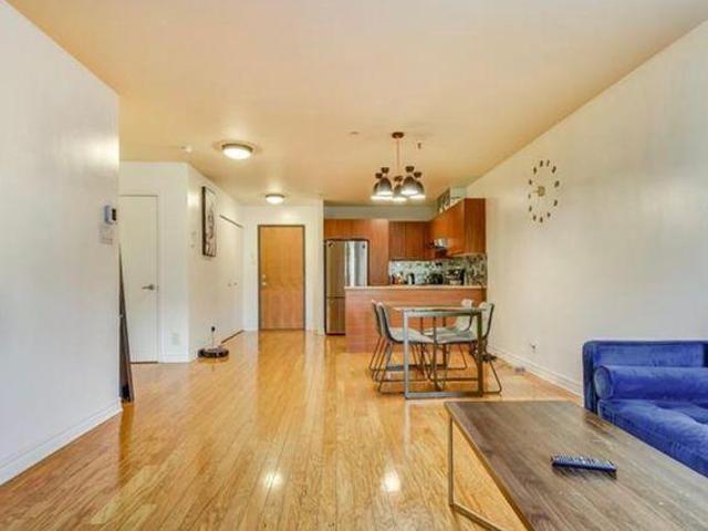 For Rent 2 Bedroom Shared Living/roommate Laval QC DS97413934