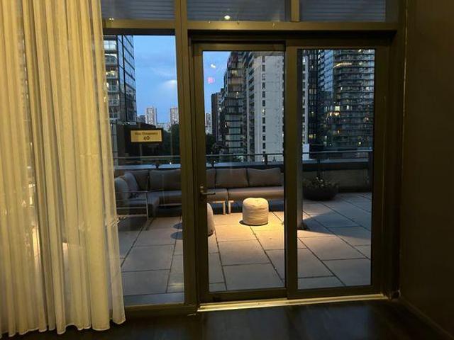 For Rent 2 Bedroom Shared Living/roommate Toronto ON DLS97420459