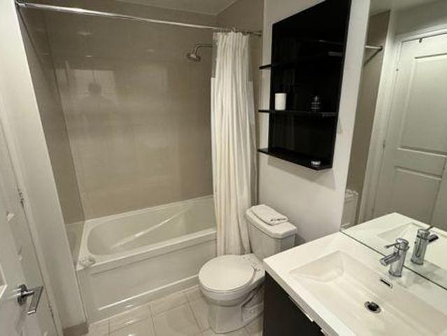 For Rent 2 Bedroom Shared Living/roommate Toronto ON DS96649102