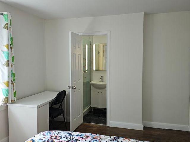 For Rent 2 Bedroom Shared Living/roommate Toronto ON DS97421985