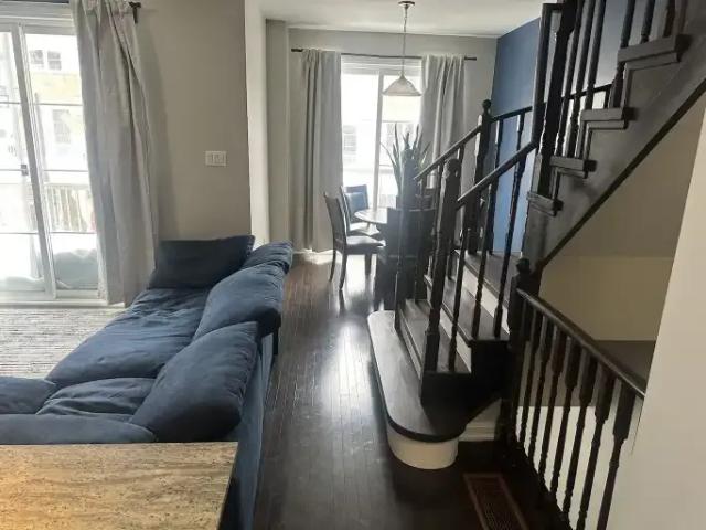 For Rent 2 Bedroom Townhouse Milton ON DS104181188