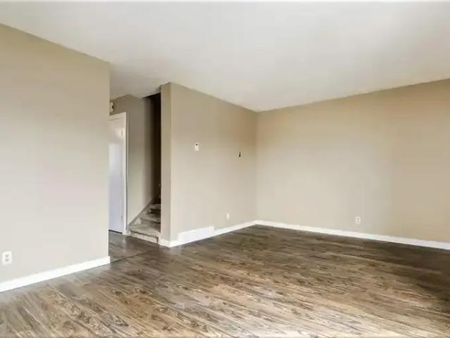 For Rent 2 Bedroom Townhouse Moose Jaw SK DS103151055