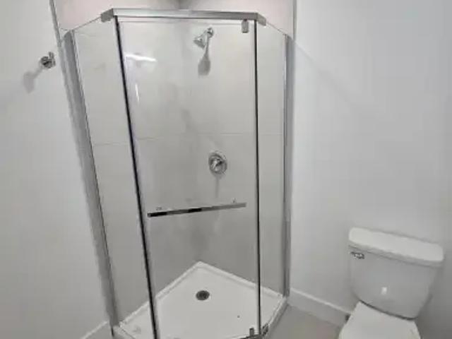 For Rent 2 Bedroom Townhouse Niagara Falls ON DS102883632