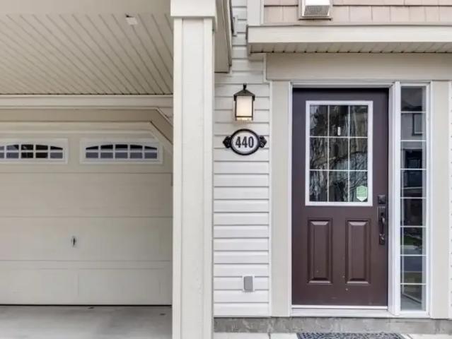 For Rent 2 Bedroom Townhouse Airdrie AB DS102794844