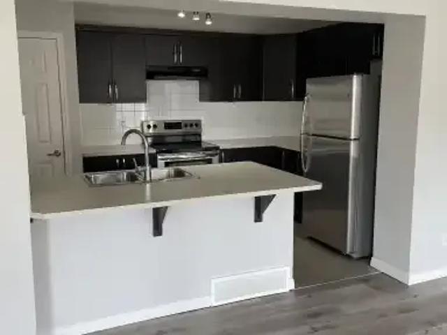 For Rent 2 Bedroom Townhouse Airdrie AB DS103920070