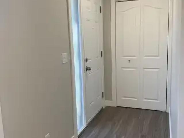 For Rent 2 Bedroom Townhouse Airdrie AB DS104597609