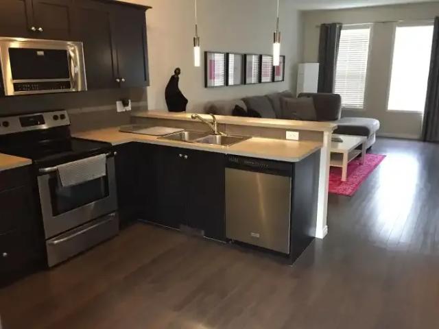 For Rent 2 Bedroom Townhouse Airdrie AB DS104180335