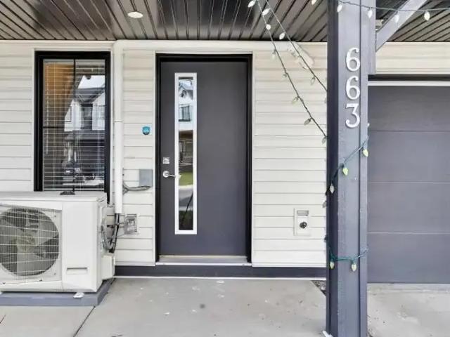 For Rent 2 Bedroom Townhouse Airdrie AB DS104181603