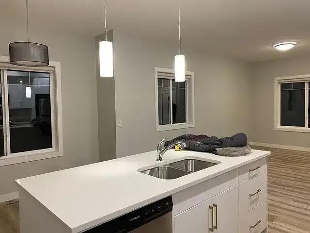 For Rent 2 Bedroom Townhouse Airdrie AB DS104182331