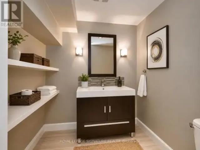For Rent 2 Bedroom Townhouse Burlington ON DS102847354